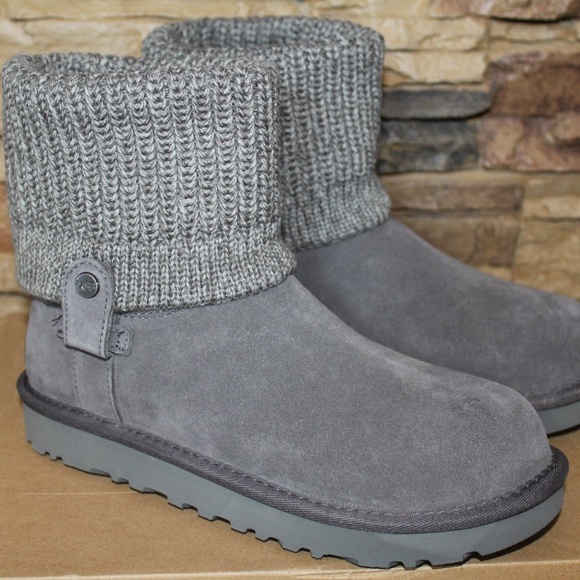 ugg women's saela boot